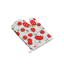 Multicolored oven mitt and pot holder set, perfect for stylish kitchen use.