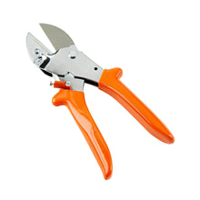 Garden shears with comfortable grip