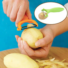 High-quality stainless steel peeler for effortless peeling of fruits and vegetables.